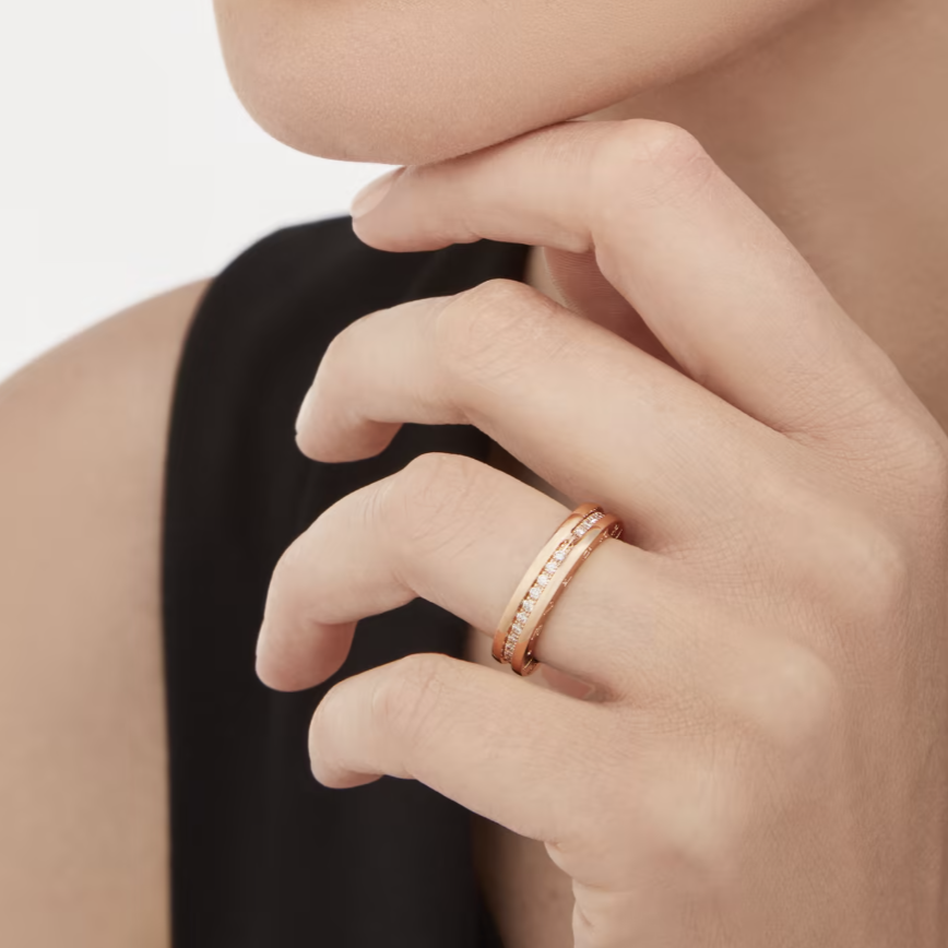 [Joyas Regalia] Anillo espiral con diamantes pavé de una sola banda y cero uno