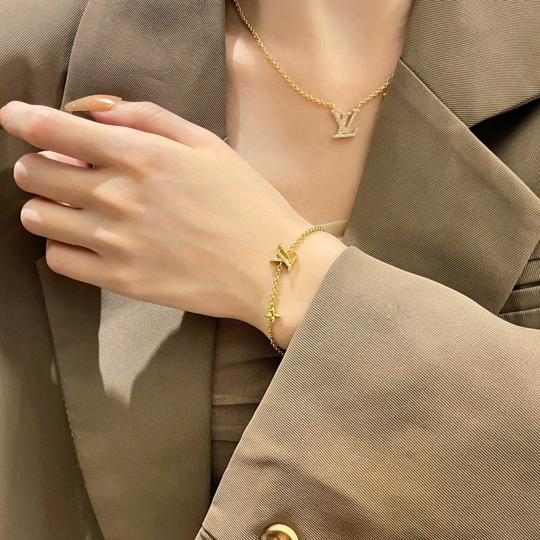 [Bijoux Regalia]BRACELET EN OR À MOTIF ÉTOILE AVEC LOGO