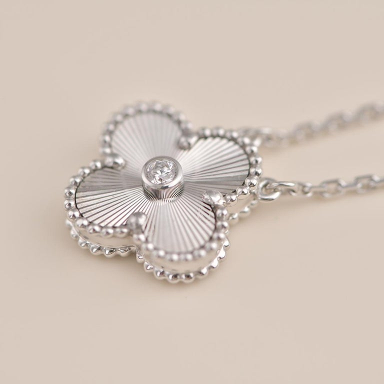 [Joyas Regalia] COLLAR DE LÁSER DE DIAMANTES DE 15 MM DE TRÉBOL DE PLATA