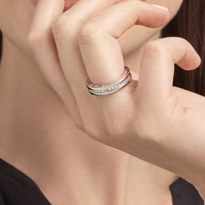 [Joyas Regalia] Anillo espiral con diamantes pavé de una sola banda y cero uno