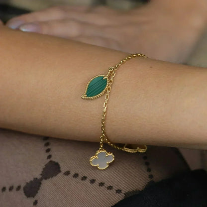 [Joyas Regalia] PULSERA DE ORO CON 5 MOTIVOS LUCKY SPRING 