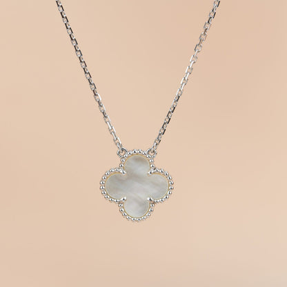 [Joyas Regalia] TRÉBOL 15MM PLATA NÁCAR BLANCA