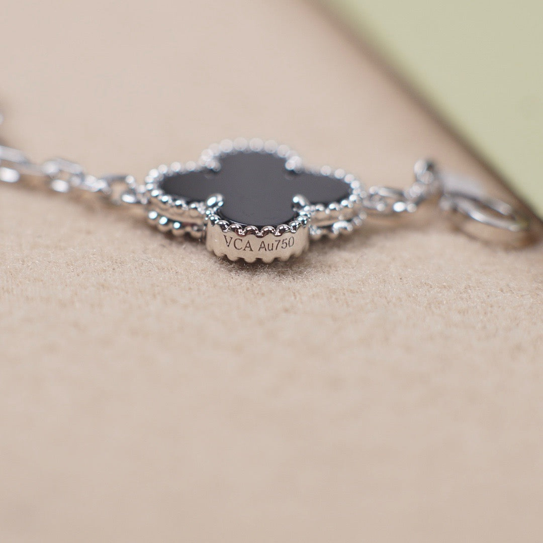 [Regalia jewelry]CLOVER 5 MOTIF ONYXS  BRACELET SILVER