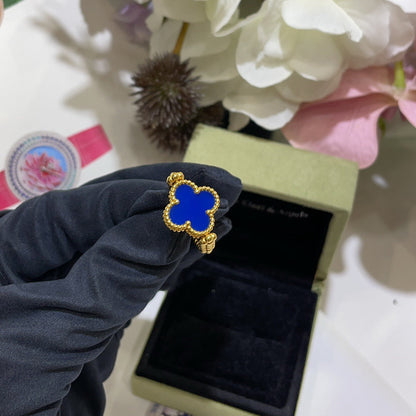 [Joyas Regalia]Anillo de ágata azul ribereña de trébol