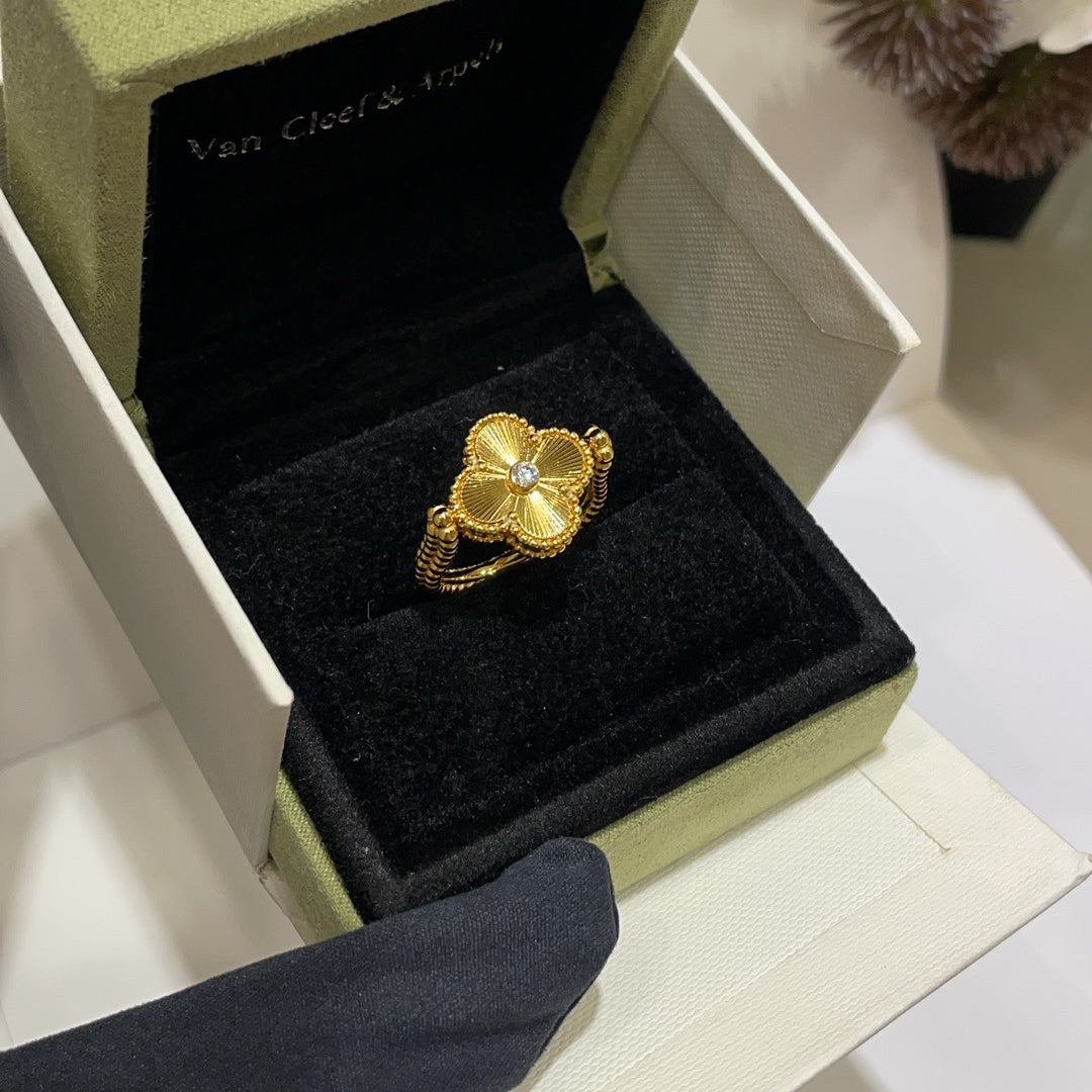 [Joyas Regalia]Anillo de ágata azul ribereña de trébol
