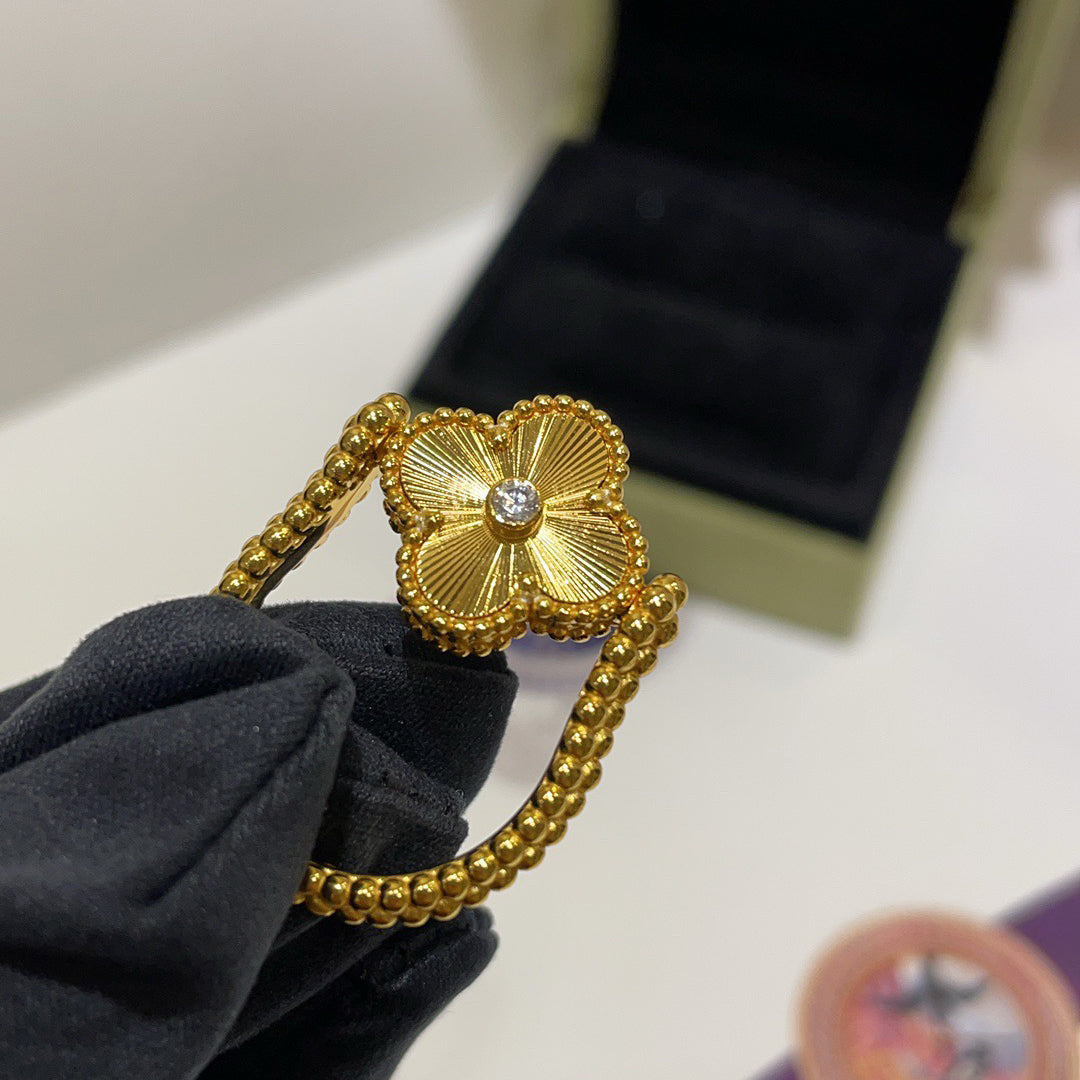 [Joyas Regalia]Anillo de ágata azul ribereña de trébol