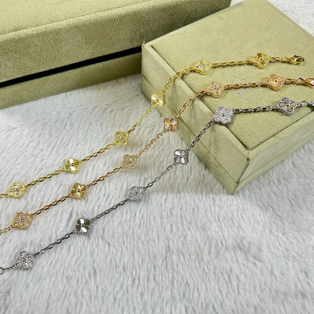 [Joyas Regalia] PULSERA LÁSER CON 6 MOTIVOS DE TRÉBOL Y DIAMANTES