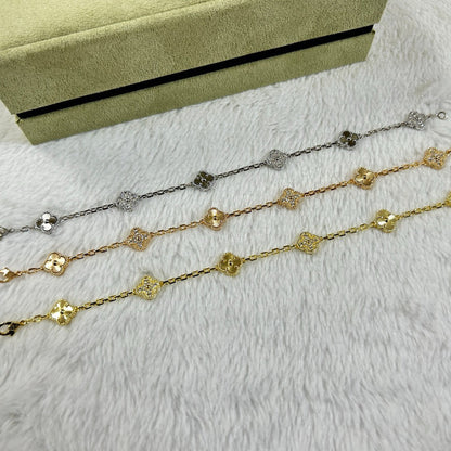 [Joyas Regalia] PULSERA LÁSER CON 6 MOTIVOS DE TRÉBOL Y DIAMANTES