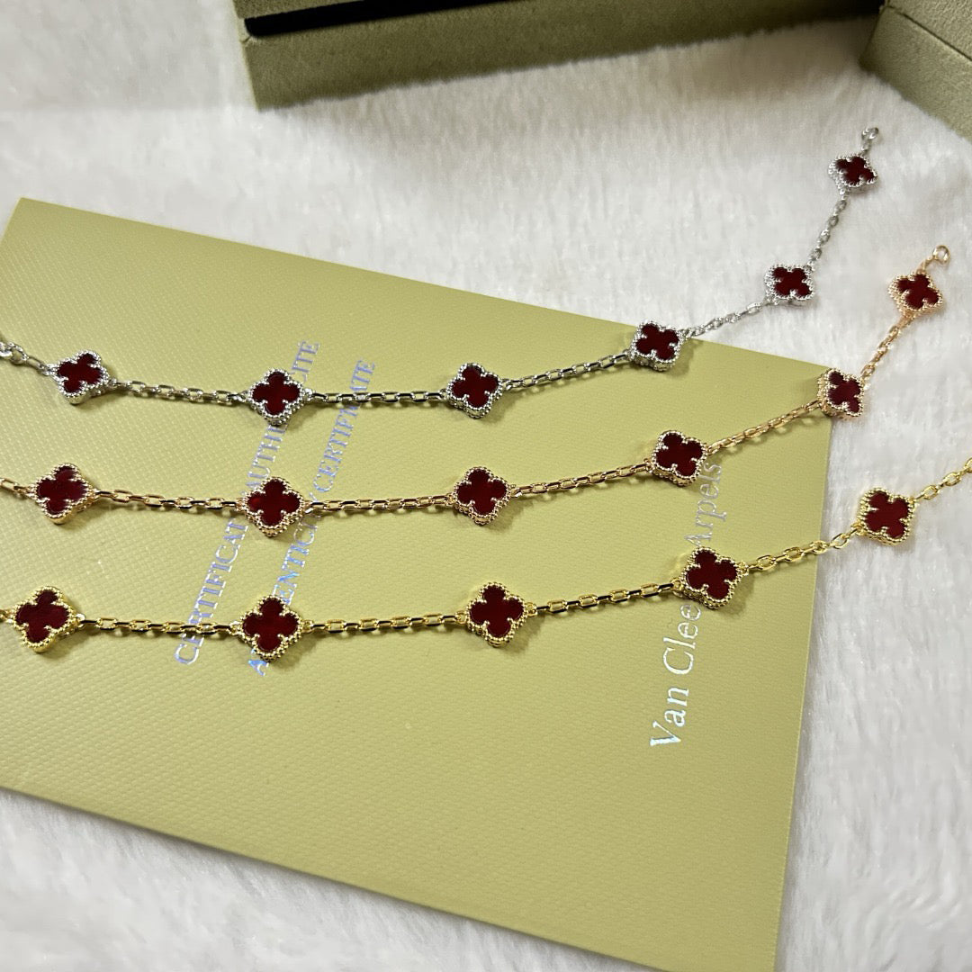 [Joyas Regalia]Pulsera de ágata roja con 6 motivos de trébol