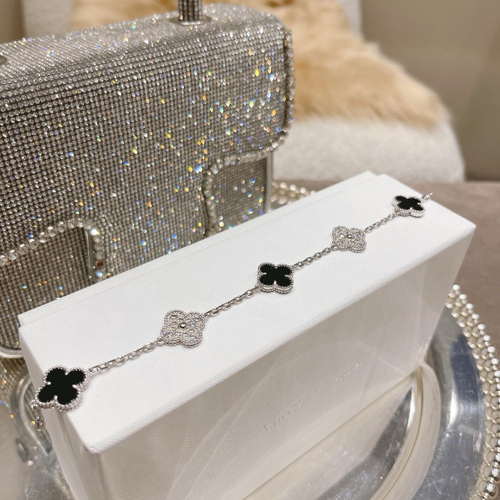 [Regalia jewelry]CLOVER 5 MOTIF ONYXS DIAMOND BRACELET SILVER