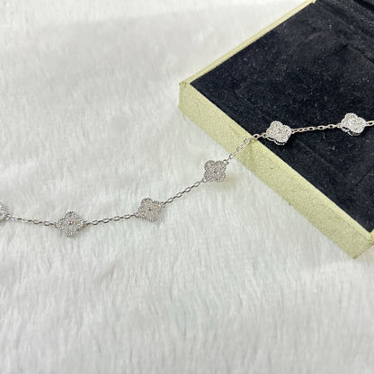 [Joyas Regalia] PULSERA DE DIAMANTES CON 6 MOTIVOS DE TRÉBOL