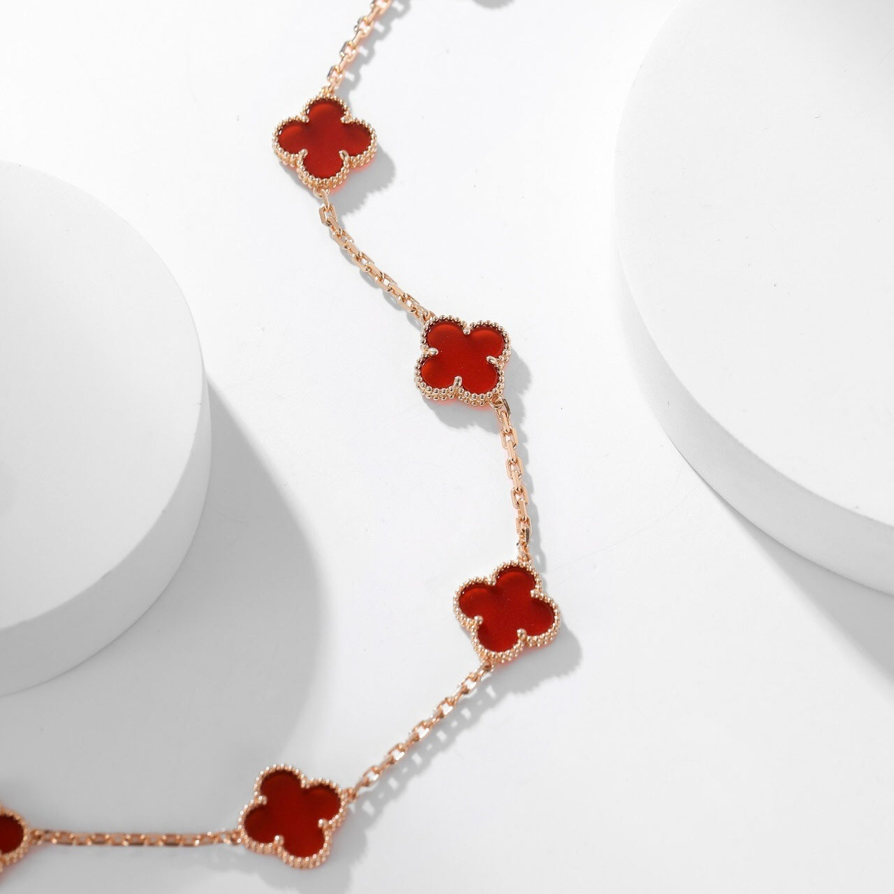 [Joyas Regalia] COLLAR DE CORNALINA CON 10 MOTIVOS DE TRÉBOLES