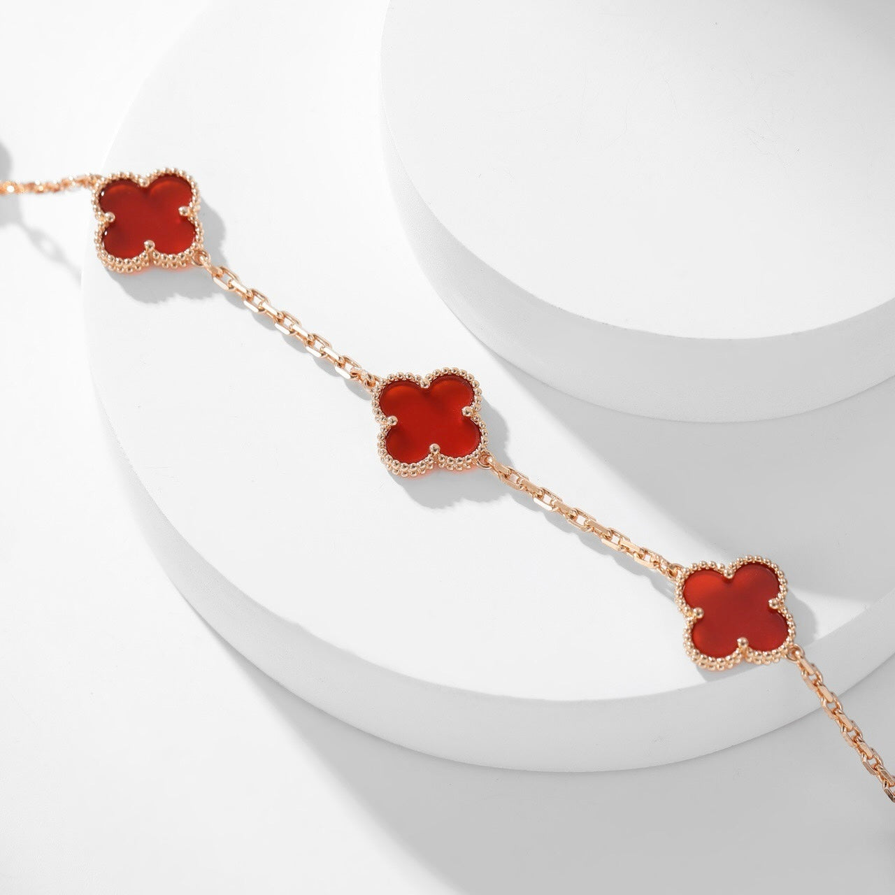 [Joyas Regalia] COLLAR DE CORNALINA CON 10 MOTIVOS DE TRÉBOLES