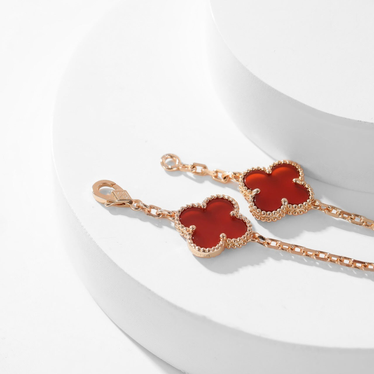 [Joyas Regalia] COLLAR DE CORNALINA CON 10 MOTIVOS DE TRÉBOLES