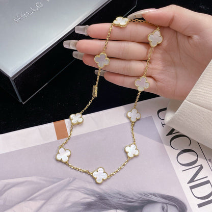 [Joyas Regalia] COLLAR DE NÁCAR BLANCO CON 10 MOTIVOS DE TRÉBOLES