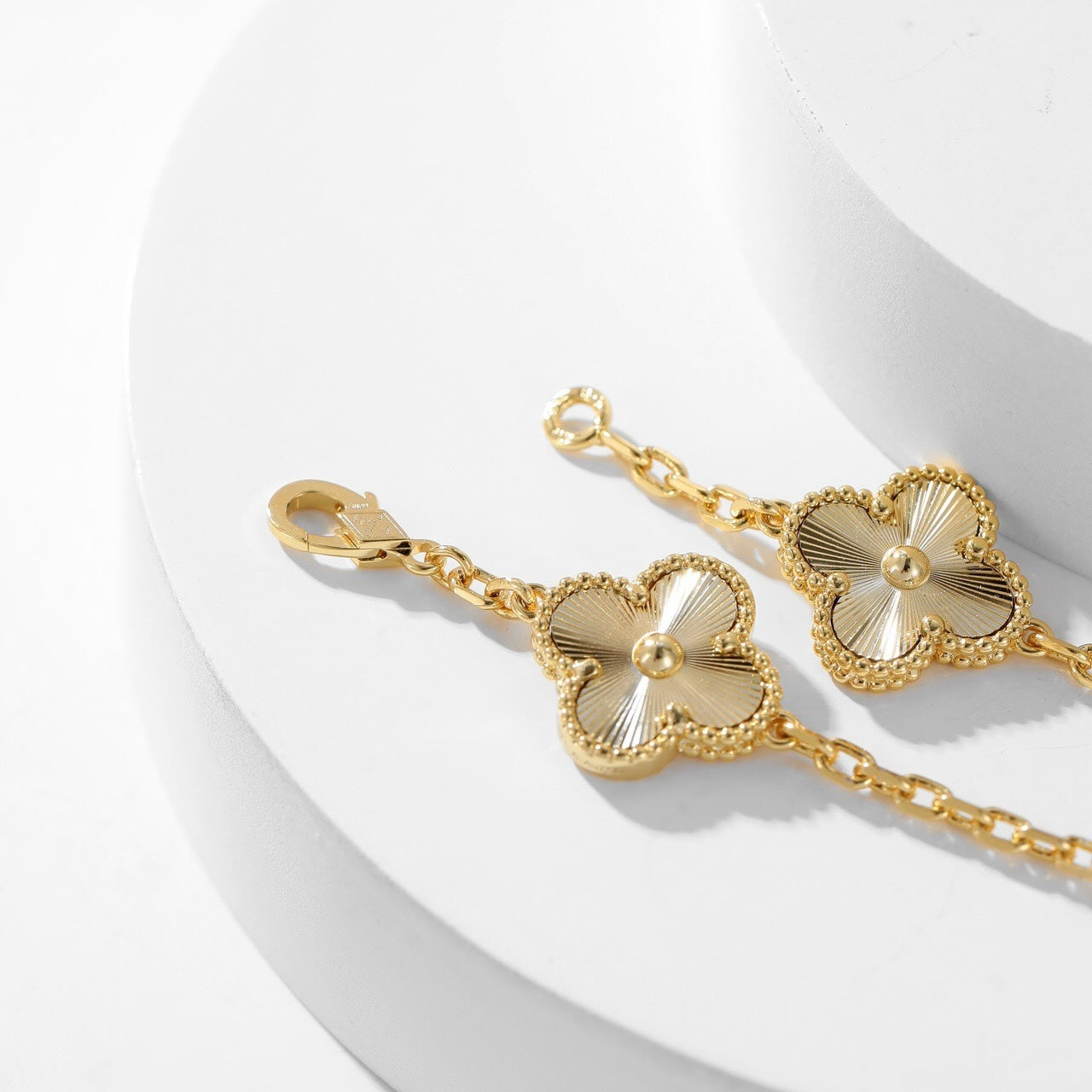 [Bijoux Regalia]CLOVERS LE COLLIER LASER À 10 MOTIFS