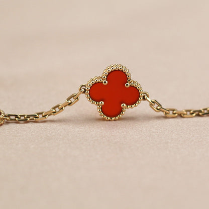 [Joyas Regalia]Pulsera de ágata roja con cinco motivos de trébol 