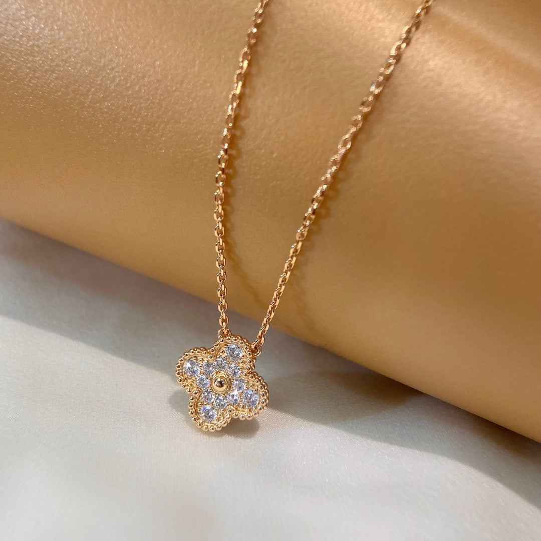 [Joyas Regalia] COLLAR DE FLOR ÚNICA DE TRÉBOL DE 15 MM CON DIAMANTES