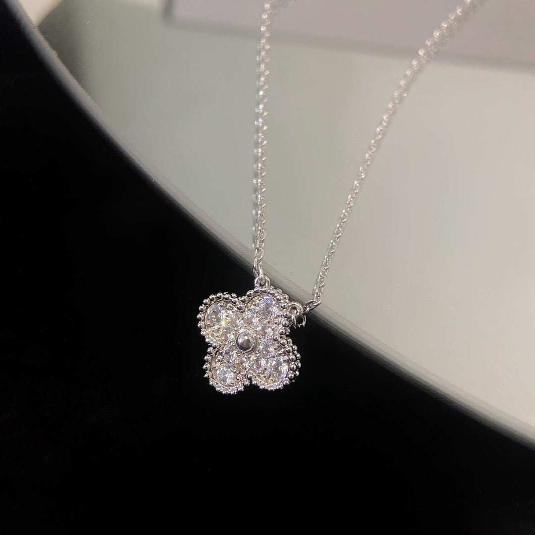 [Joyas Regalia] COLLAR DE FLOR ÚNICA DE TRÉBOL DE 15 MM CON DIAMANTES