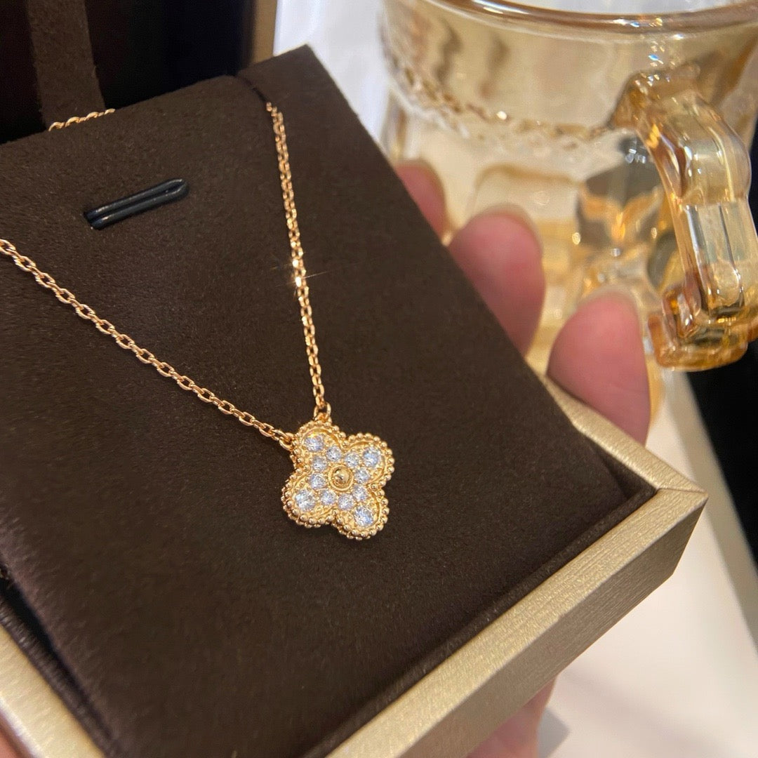 [Joyas Regalia] COLLAR DE FLOR ÚNICA DE TRÉBOL DE 15 MM CON DIAMANTES