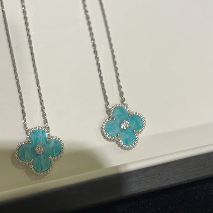 [Joyas Regalia] COLLAR DE PORCELANA SVRES DE DIAMANTES DE 15 MM DE TRÉBOL DE PLATA