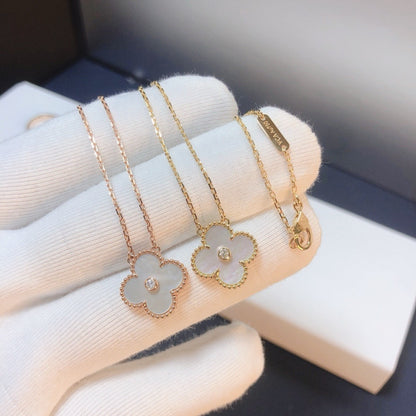 [Bijoux Regalia] COLLIER FRITILLARIA BLANC DIAMANT TRÈFLE 15 MM