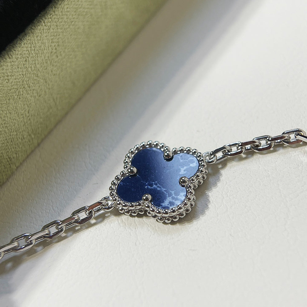 [Bijoux Regalia]BRACELET EN ARGENT PIETERSITE À 5 MOTIFS TRÈFLE 