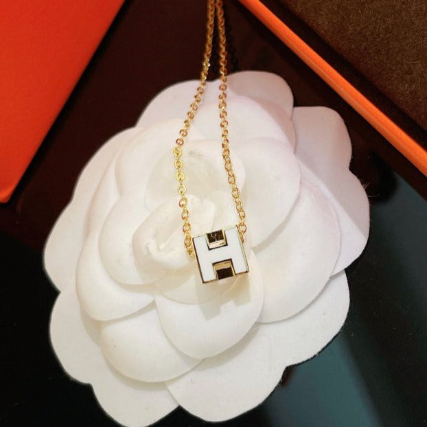 [Bijoux Regalia]Collier carré blanc en or H