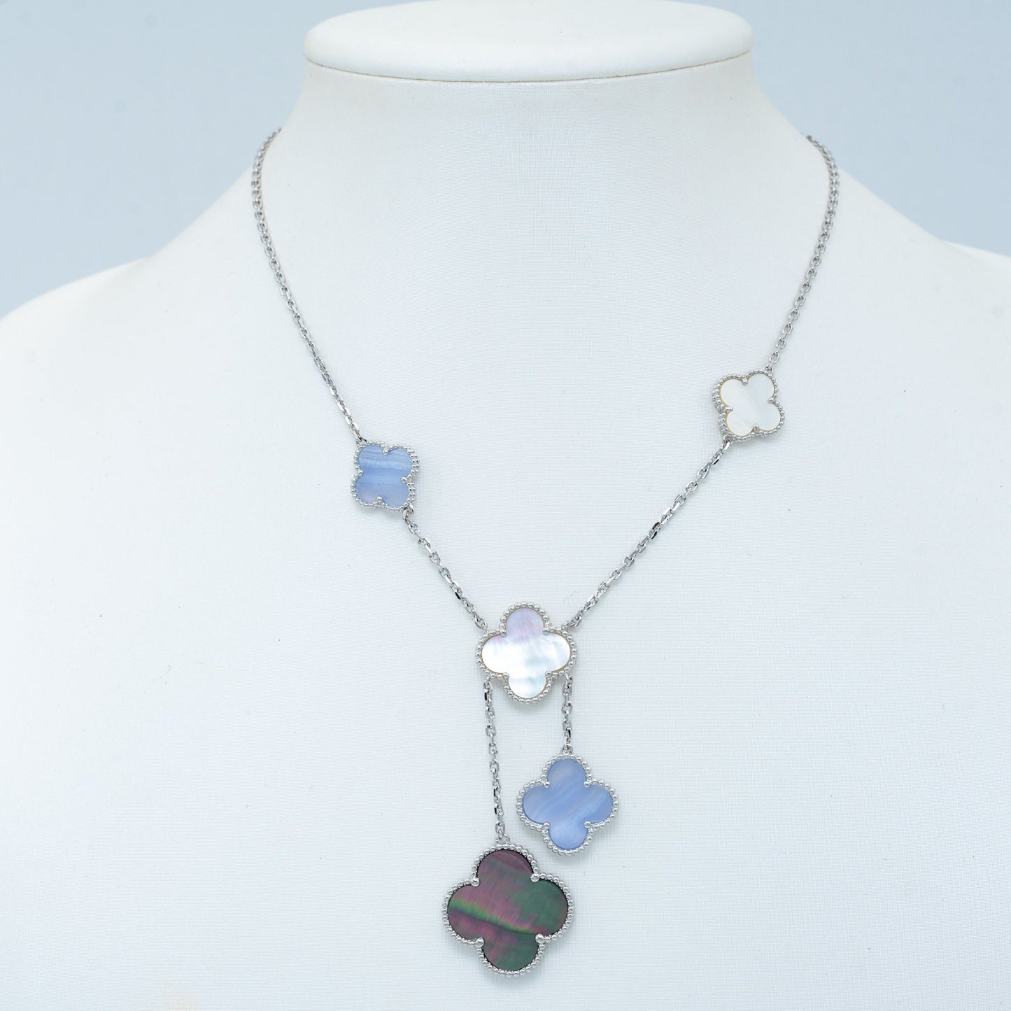 [Bijoux Regalia] COLLIER EN CALCÉDOINE ET NACRE TRÈFLE ARGENT 6 MOTIFS 