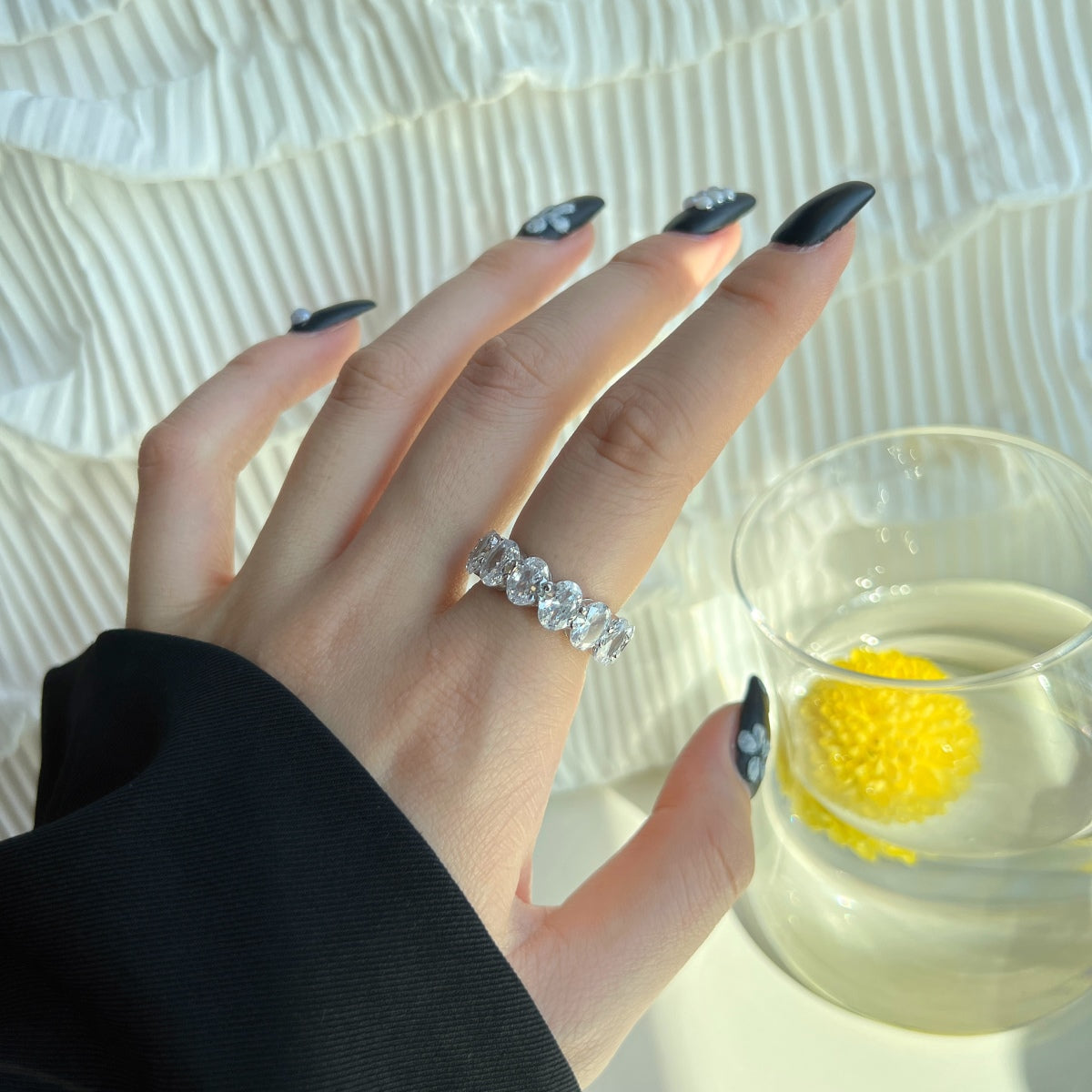 [Bijoux Regalia] Bague tennis allongée délicate taille coussin