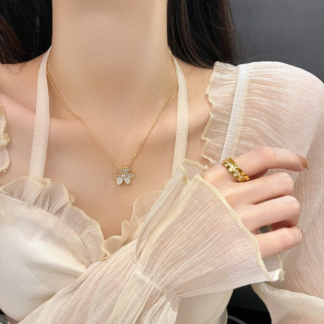 [Joyas Regalia] COLLAR DE DIAMANTES CON FLOR