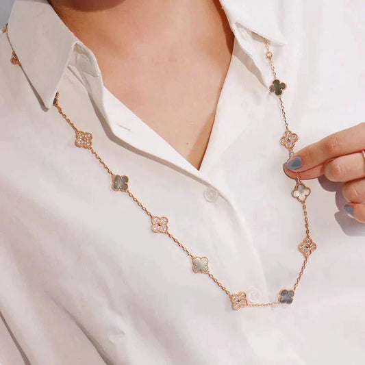 [Joyas Regalia] COLLAR DE DIAMANTES CON 20 MOTIVOS DE TRÉBOL Y MOPA OSCURA