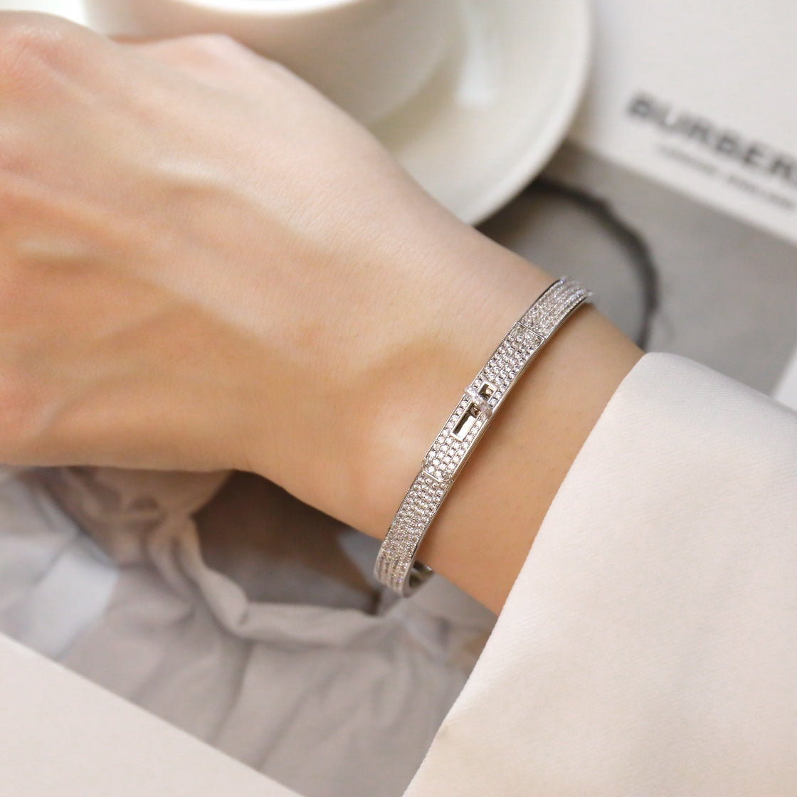 [Joyas Regalia]PULSERA KELLY CON PAVÉ DE DIAMANTES 