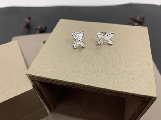 [Bijoux Regalia]Boucles d'oreilles en argent et diamants JEUX DE NACRE BLANCHE