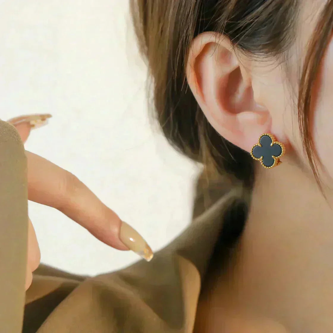 [Bijoux Regalia]Boucles d'oreilles Clover Medium 1 Motif Onyx