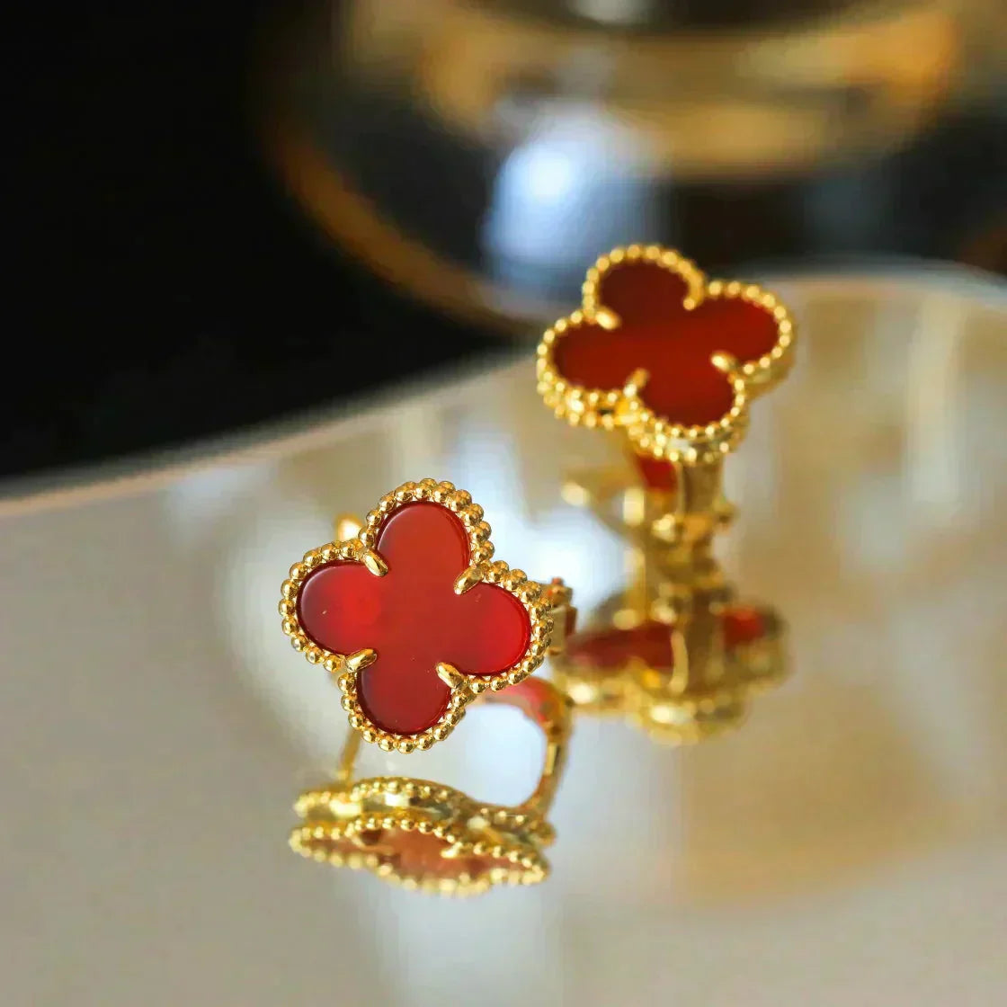 [Bijoux Regalia] BOUCLES D'OREILLES CLOVER MOYENNES 1 MOTIF CORNALINE