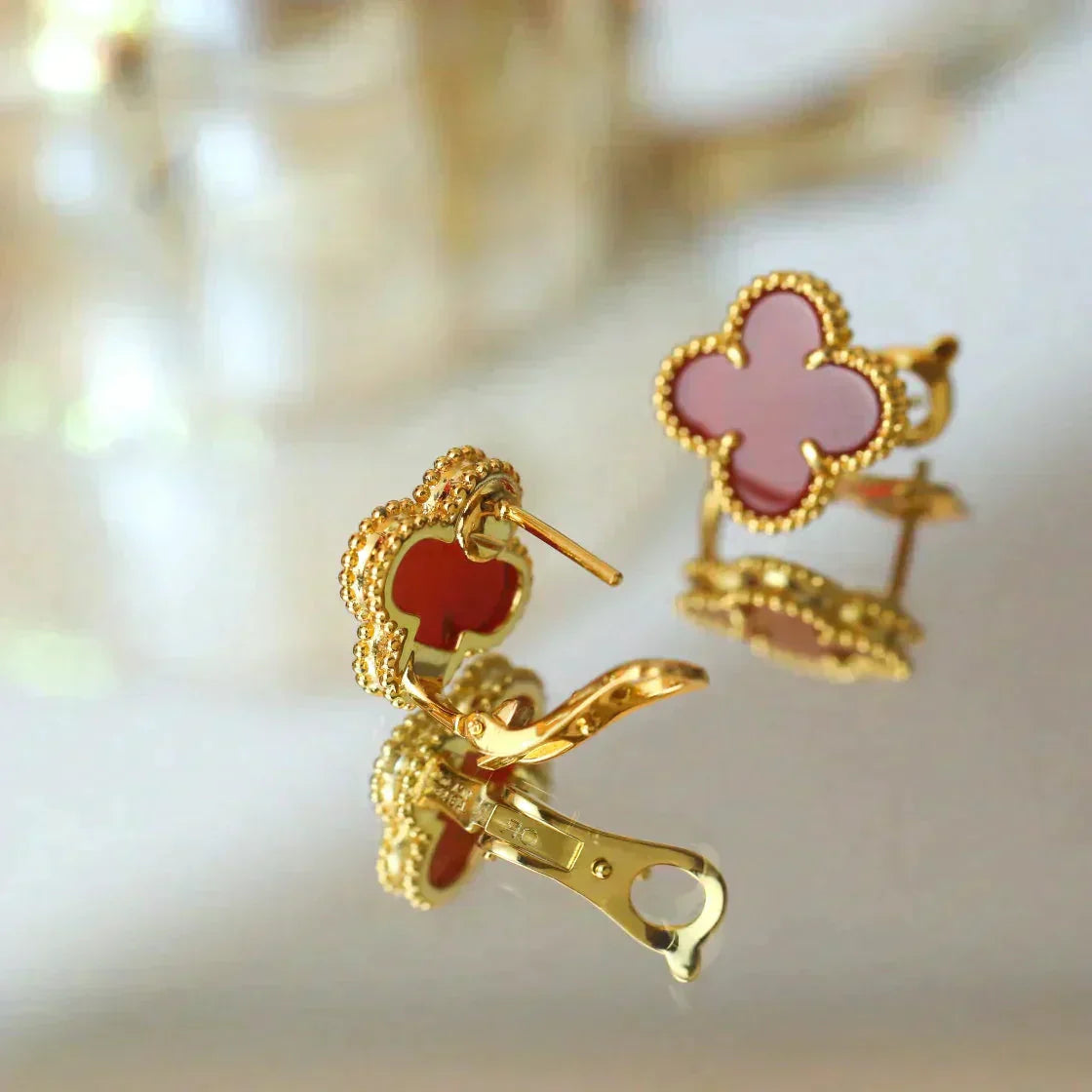 [Bijoux Regalia] BOUCLES D'OREILLES CLOVER MOYENNES 1 MOTIF CORNALINE