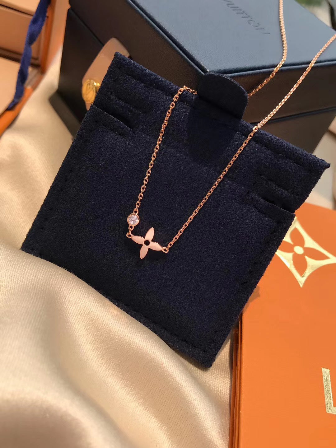 [Joyas Regalia]Colgante Flor de Oro Rosa y Diamantes