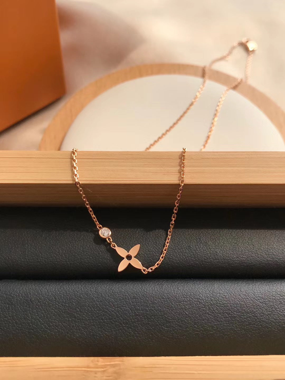 [Joyas Regalia]Colgante Flor de Oro Rosa y Diamantes