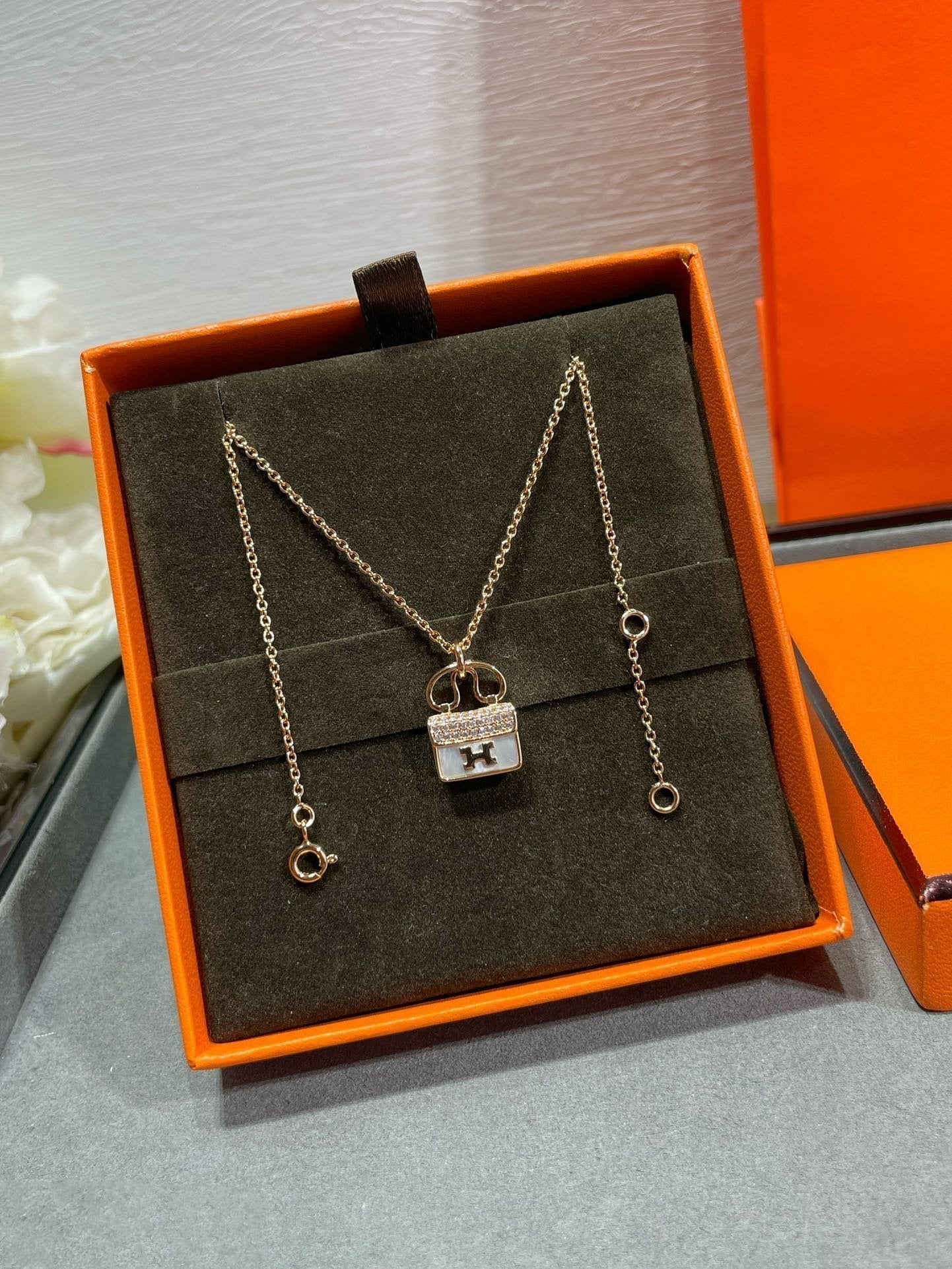 [Regalia jewelry]H CIRCE MOISSANITE PENDANT NECKLACE GOLD
