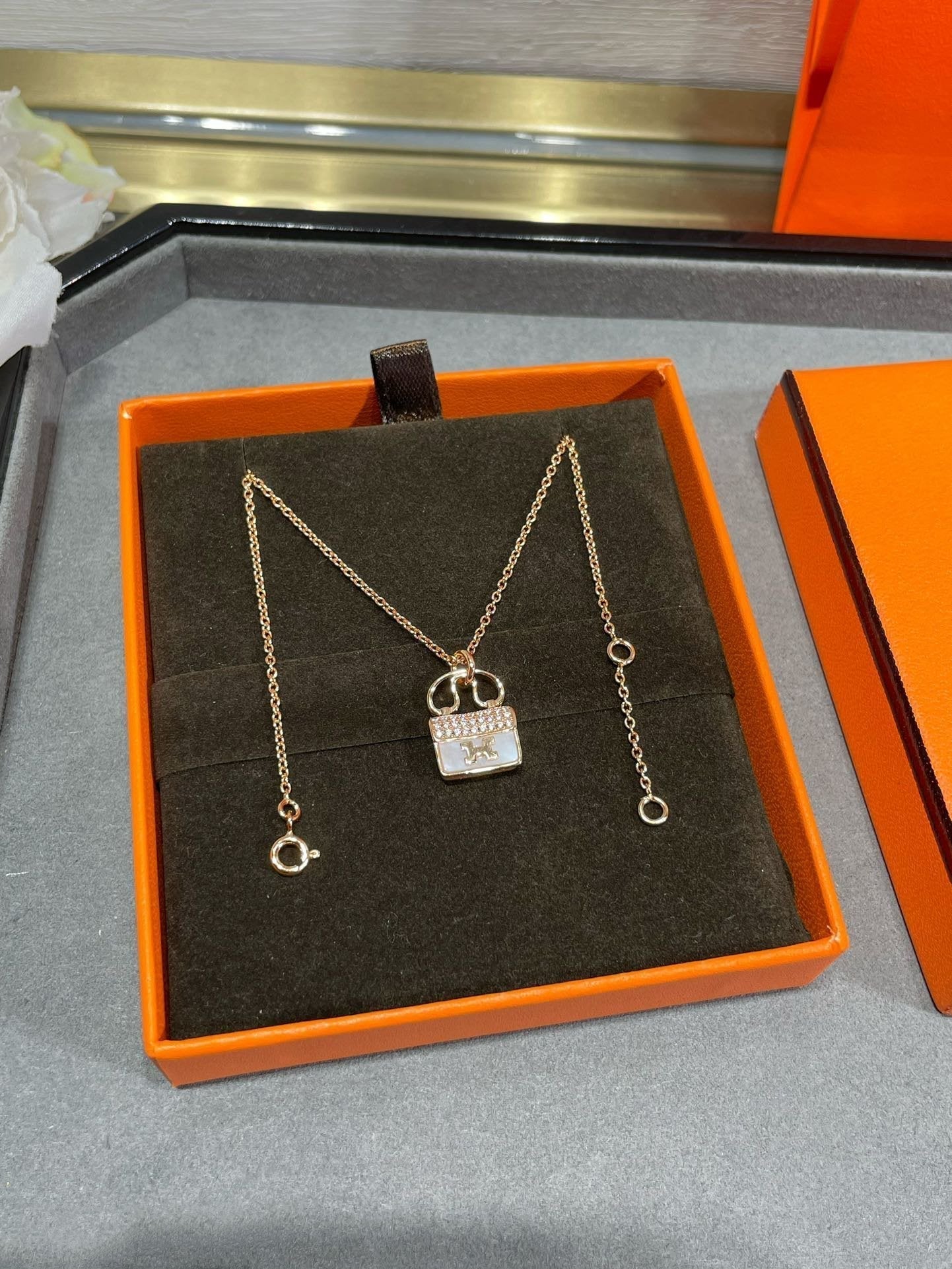 [Regalia jewelry]H CIRCE MOISSANITE PENDANT NECKLACE GOLD