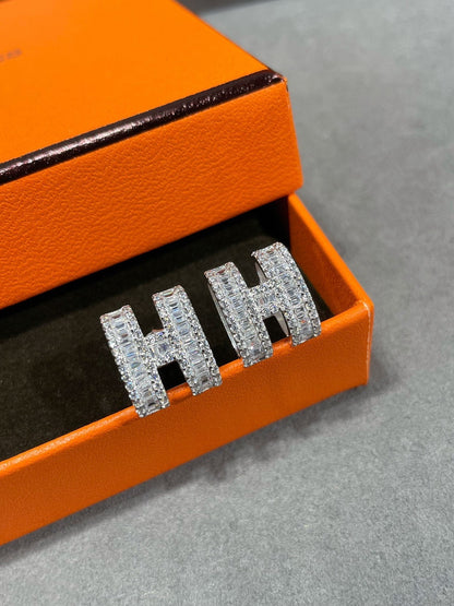 [Joyas Regalia] PENDIENTES DE Tachuelas con Diamantes Plateados