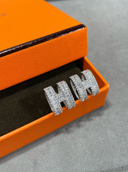 [Joyas Regalia] PENDIENTES DE Tachuelas con Diamantes Plateados