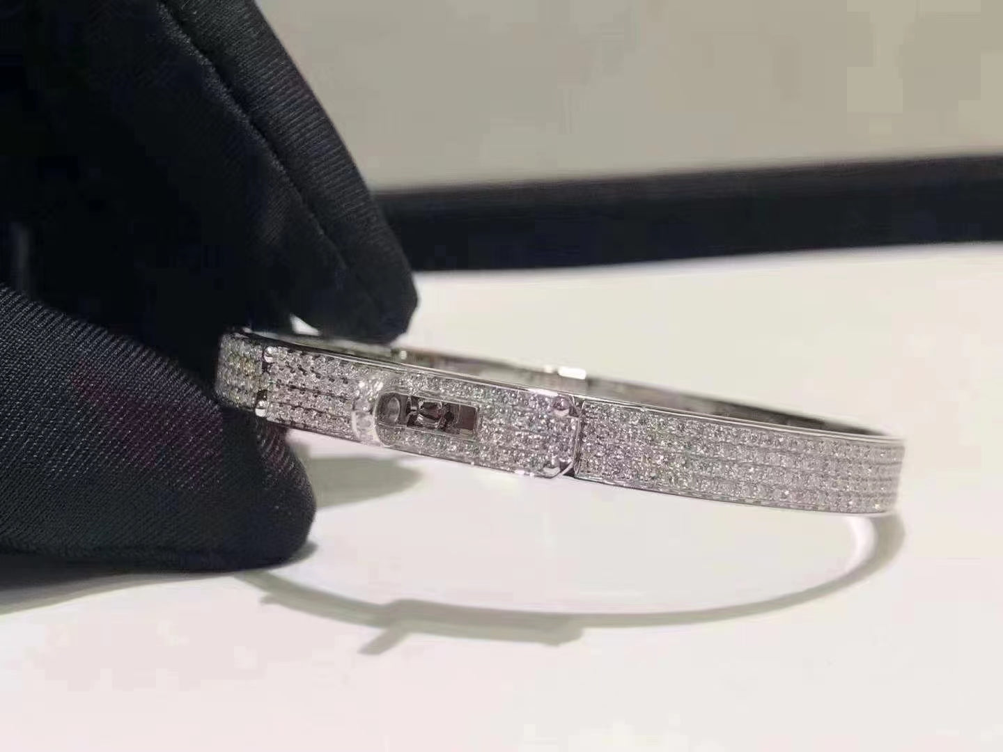 [Joyas Regalia] PULSERA HM KELLY EN PLATA Y PAVÉ COMPLETO DE DIAMANTES