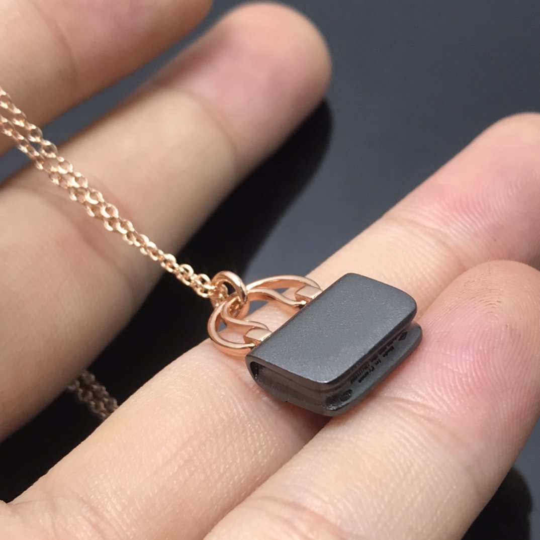 [Bijoux Regalia] COLLIER PENDENTIF HM AMULETTES CONSTANCE POUR FEMME