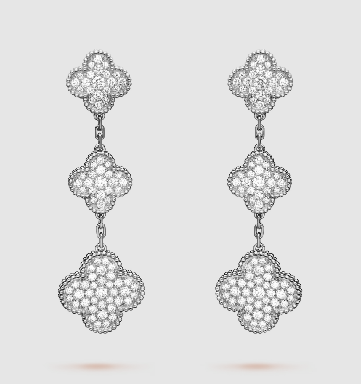 [Joyas Regalia] PENDIENTES DE PLATA CON 3 MOTIVOS DE TRÉBOL Y DIAMANTES