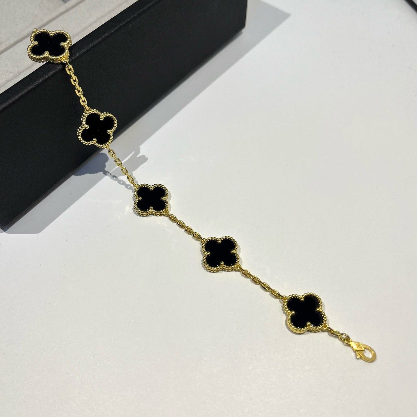 [Bijoux Regalia]BRACELET TRÈFLE 5 MOTIFS EN ONYX NOIR 