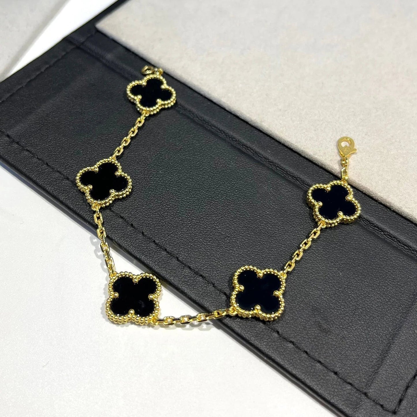[Bijoux Regalia]BRACELET TRÈFLE 5 MOTIFS EN ONYX NOIR 