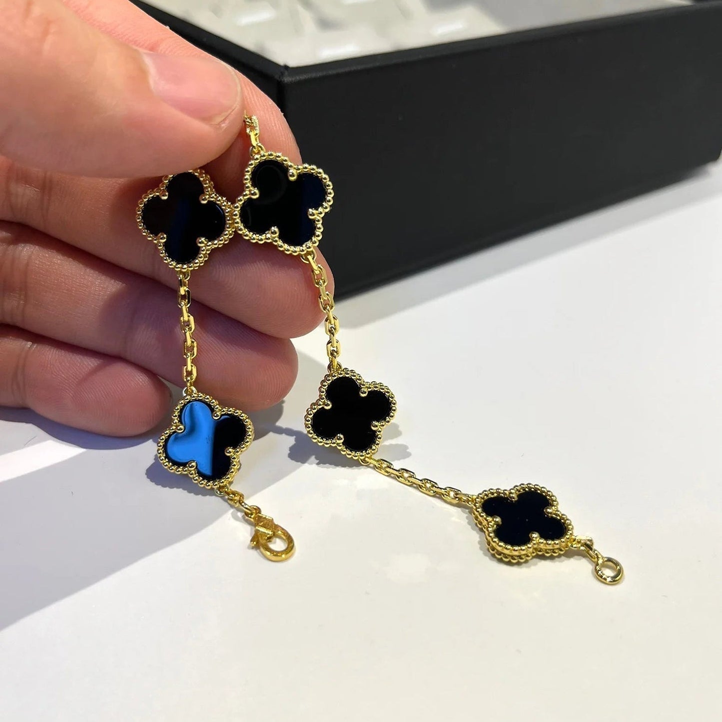 [Bijoux Regalia]BRACELET TRÈFLE 5 MOTIFS EN ONYX NOIR 