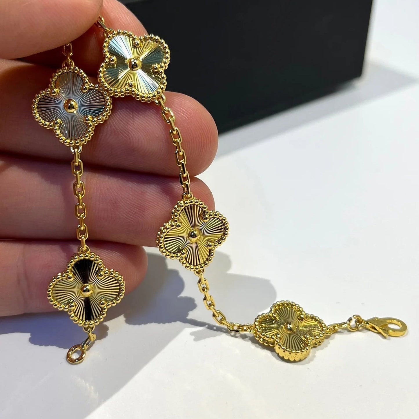 [Bijoux Regalia]BRACELET LASER TRÈFLE 5 FLEURS 